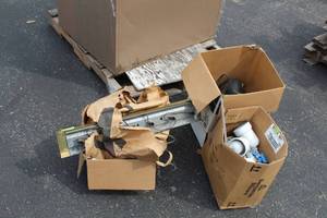 lot 125 image: Light Fixtures (in 3 boxes)