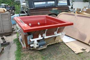 lot 2 image: Avanza Jacuzzi Whirlpool Bath  with Cover