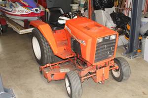 lot 7 image: Ingersoll Riding Lawn Mower 48 Deck