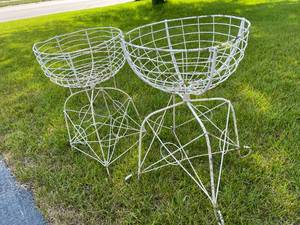 lot 178 image: 2 Vintage Wire Plant Holders