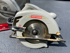 lot 205 image: Craftsman 12 Amp 7.25 Inch Circular Saw