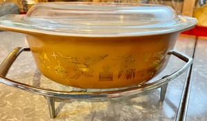 lot 130 image: Vintage Pyrex