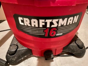 lot 168 image: Craftsman Wet and Dry Vacuum