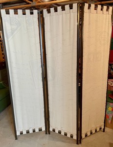 lot 154 image: Decorative Room Divider