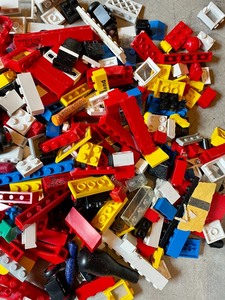 lot 151 image: Legos