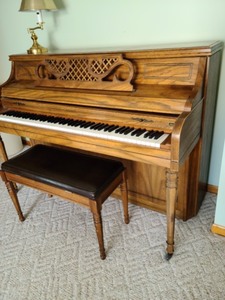 lot 5 image: Kimball Upright Piano