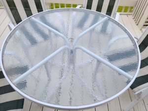 lot 10 image: Patio Table Set