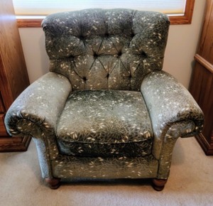 lot 24 image: Comfy Arm Chair and Ottoman