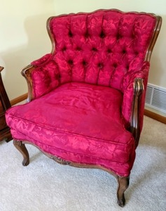 lot 27 image: Vintage Red Arm Chair