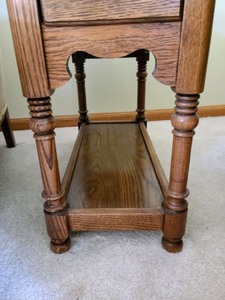 lot 40 image: Oak Accent Table