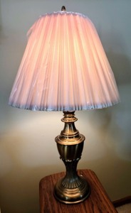 lot 39 image: Decorative Table Lamp