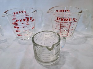 lot 70 image: Glass Measuring Cups