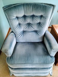 lot 84 image: La-Z-Boy Recliner