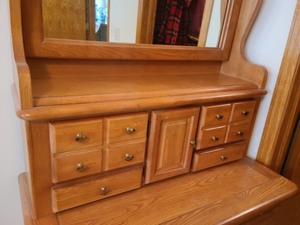 lot 100 image: Oak Mirrored Dresser