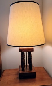 lot 104 image: Table Lamp