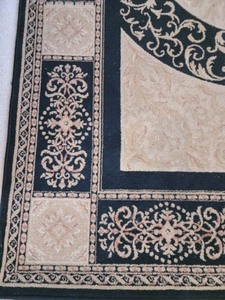 lot 120 image: Large Area Rug
