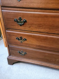 lot 124 image: Vintage Dresser