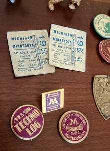 lot 173 image: Vintage Minnesota Gophers Pin and Patches