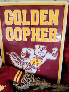 lot 174 image: Go Gophers