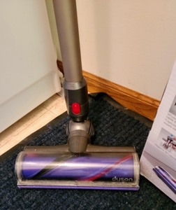 lot 237 image: Dyson v8 Animal Cordless Vacuum