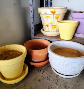 lot 213 image: Variety of Planters