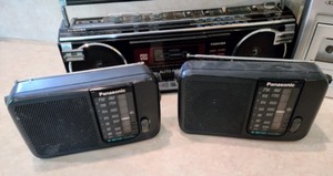 lot 240 image: Variety of Vintage Radios