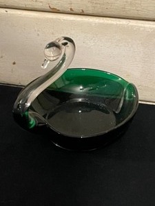 Fluted bowl, swan dish, bowls