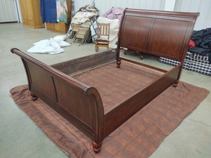 Beautiful Full size sleigh bed