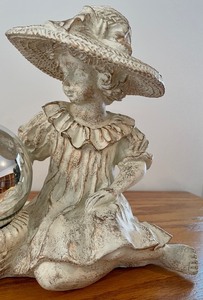 lot 301 image: Gorgeous Gazing Ball Decor