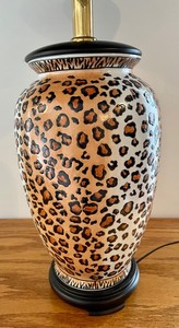 lot 305 image: Animal Print Table Lamp