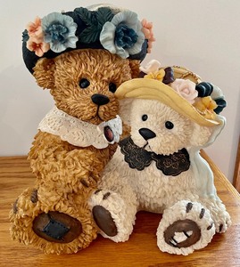 lot 195 image: Resin Bears by Young