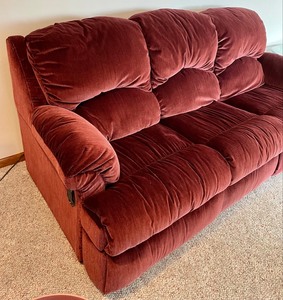 lot 182 image: Beautiful Soft and Comfortable Burgundy Reclining Upholstered Sofa