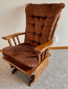 lot 185 image: Vintage  RockingGlider Chair