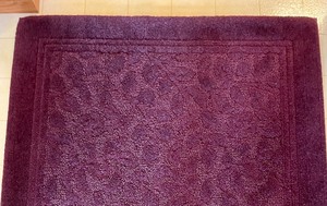 lot 175 image: Beautiful Burgundy Area Rug