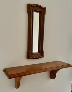 lot 89 image: Decorative Wall Shelf and Mirror Set