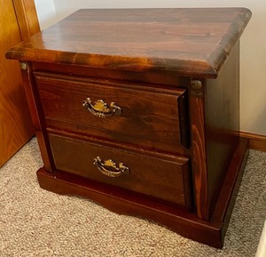 lot 86 image: Two Drawer Nightstand