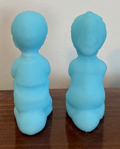 lot 91 image: Fenton Praying Children Satin Glass Figurines