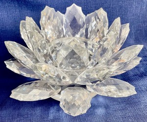 lot 98 image: Sparkling Crystal Candle Holder
