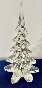 lot 109 image: Two Glass Enesco Tree Figurines