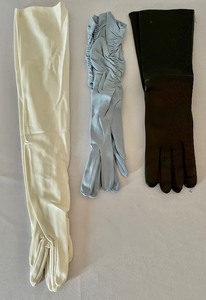 lot 131 image: Fancy Vintage Ladies Gloves