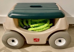lot 134 image: Great Garden Goodies Grouping