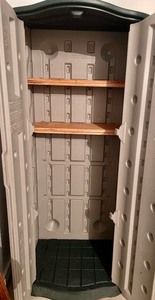 lot 138 image: Rubbermaid Storage Unit