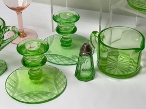 lot 251 image: Beautiful Variety of Depression Glassware