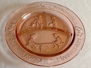 lot 242 image: Vintage Tierra Depression Glass Divided Childrens Nursery Rhyme Dish