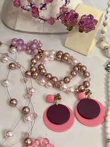 lot 229 image: Fun Costume Jewelry Items