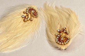 lot 222 image: Amazing Pair of Vintage Feather and Rhinestone Earrings