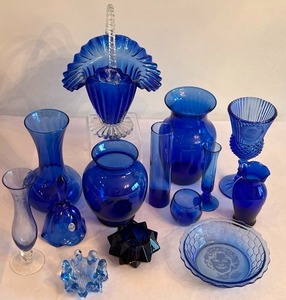lot 208 image: Beautiful Array of Cobalt Blue Decorative Glassware Items