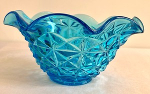 lot 79 image: Vintage Scalloped Edge Aqua Blue Bowl