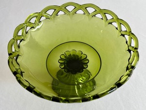lot 53 image: Mid Century Green Glass Lace Edge Pedestal Dish