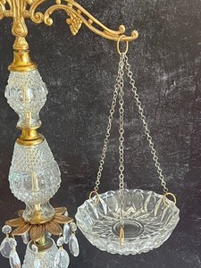 lot 40 image: Vintage Hollywood Regency Scales of Justice